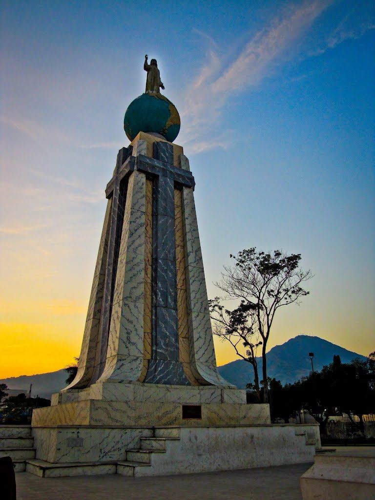 Monumento al Divino Salvador del Mundo
